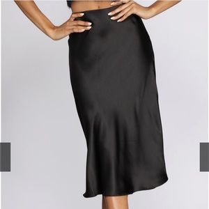 FOREVER 21 SILK SKIRT